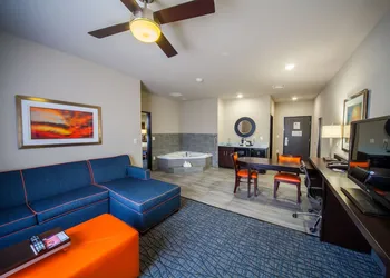 Holiday Inn Express & Suites Oklahoma City Southeast I-35 by IHG hotel thumbnail 6