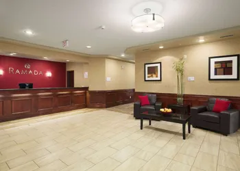 Ramada by Wyndham Edson hotel thumbnail 2