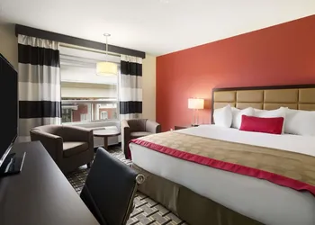 Ramada by Wyndham Edson hotel thumbnail 6