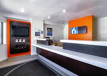 Motel 6 Palatine, IL - Chicago Northwest hotel thumbnail 5