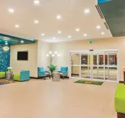 La Quinta Inn & Suites by Wyndham Cotulla hotel detail image 4