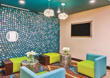 La Quinta Inn & Suites by Wyndham Cotulla hotel thumbnail 5