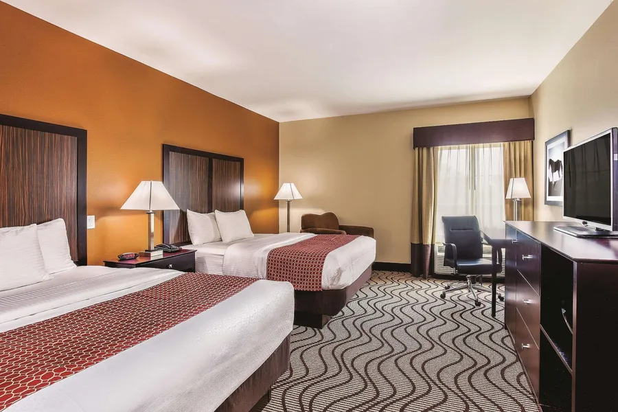La Quinta Inn & Suites by Wyndham Cotulla hotel detail image 6