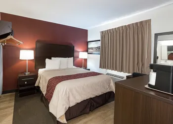 Red Roof Inn Lancaster - Strasburg hotel thumbnail 8