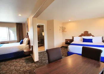 Colony Inn hotel thumbnail 3