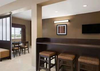 Microtel Inn & Suites by Wyndham Pleasanton hotel thumbnail 2