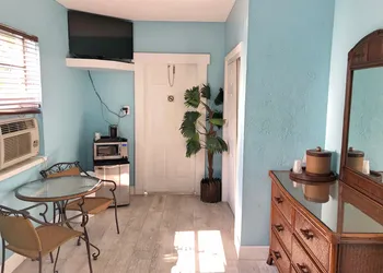 The Pelican Key Largo Cottages hotel thumbnail 5