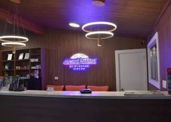 Howard Johnson by Wyndham Hinton hotel thumbnail 7