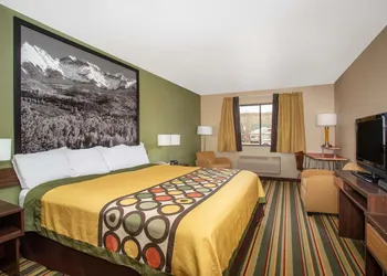 Super 8 by Wyndham Kremmling hotel thumbnail 6