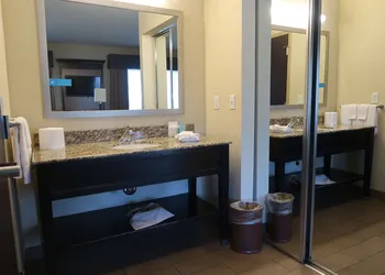 Hampton Inn & Suites Salinas hotel thumbnail 8