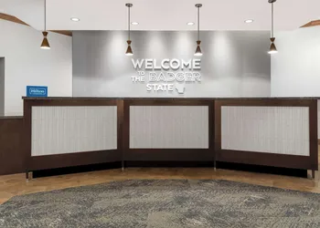 Hampton Inn & Suites Madison / Downtown hotel thumbnail 7