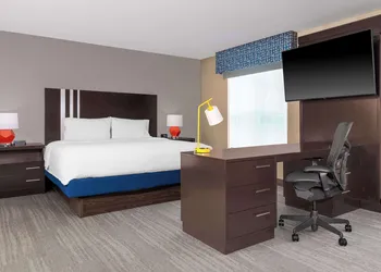 Hampton Inn & Suites Madison / Downtown hotel thumbnail 8