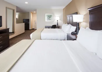 Holiday Inn Express & Suites Willmar by IHG hotel thumbnail 2
