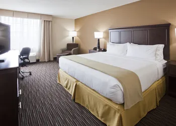 Holiday Inn Express & Suites Willmar by IHG hotel thumbnail 7