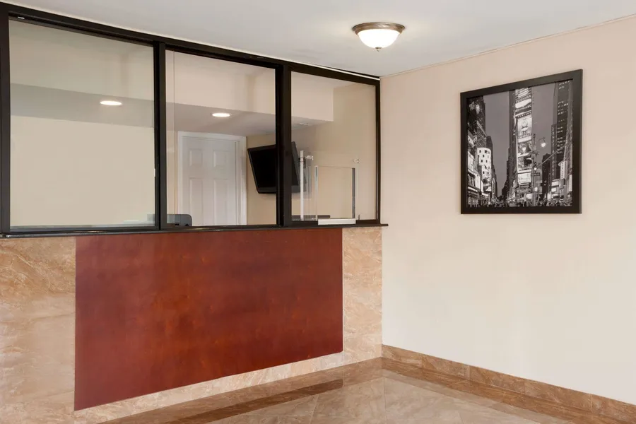 Super 8 by Wyndham Rahway/Newark hotel detail image 2