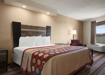 Super 8 by Wyndham Rahway/Newark hotel thumbnail 3