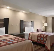 Super 8 by Wyndham Rahway/Newark hotel detail image 4