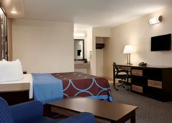 Super 8 by Wyndham Rahway/Newark hotel thumbnail 8