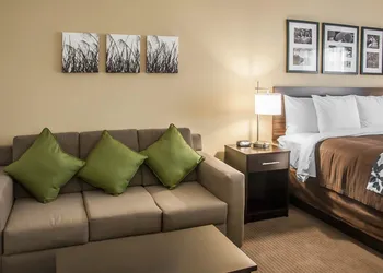 Sleep Inn & Suites Devils Lake hotel thumbnail 6