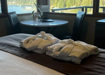Sunshine Coast Resort Hotel & Marina hotel thumbnail 3