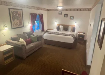 Ocean Breeze Motel hotel thumbnail 2