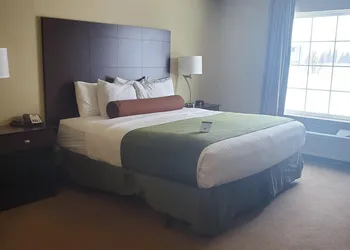 AmeriVu Inn and Suites hotel thumbnail 2