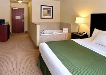 AmeriVu Inn and Suites hotel thumbnail 5