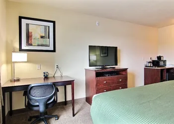 AmeriVu Inn and Suites hotel thumbnail 8