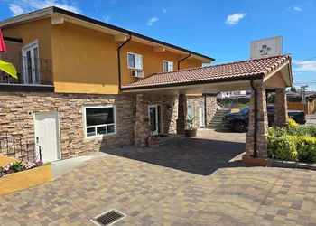 Sahara Courtyard Inn hotel thumbnail 3