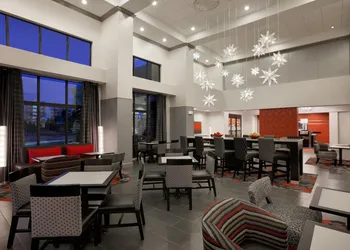 Hampton Inn & Suites Roanoke Airport hotel thumbnail 5
