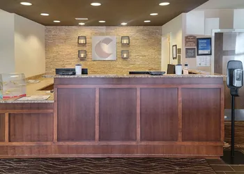 Comfort Inn & Suites Watford City hotel thumbnail 3