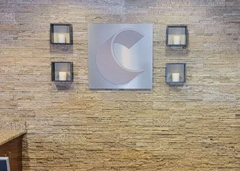 Comfort Inn & Suites Watford City hotel thumbnail 4