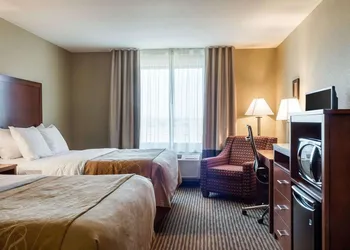 Comfort Inn & Suites Watford City hotel thumbnail 5