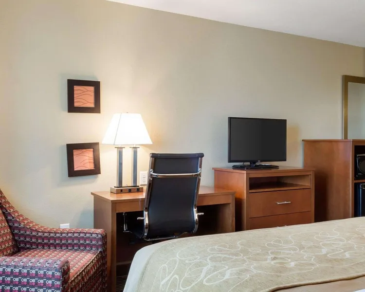 Comfort Inn & Suites Watford City hotel detail image 6