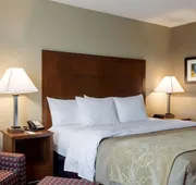 Comfort Inn & Suites Watford City hotel detail image 7