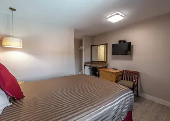 Sahara Courtyard Inn Penticton hotel thumbnail 4