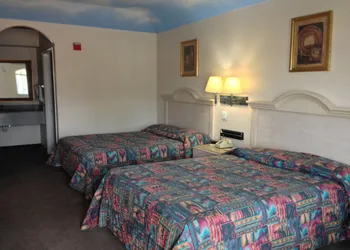 Camelot Inn & Suites Highway 290 NW Freeway hotel thumbnail 5
