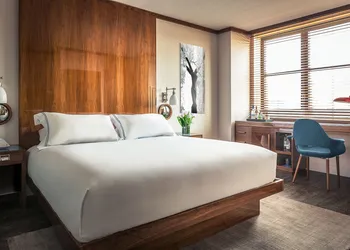 Hotel Hugo hotel thumbnail 6