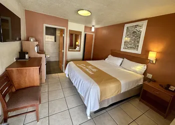 Sun Valley Motel hotel thumbnail 4