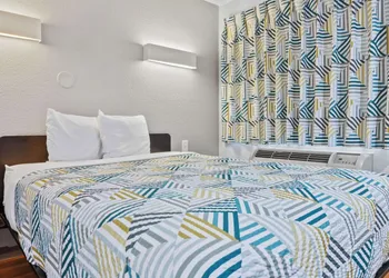 Motel 6 Ventura, CA - Beach hotel thumbnail 7