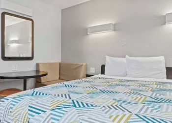 Motel 6 Ventura, CA - Beach hotel thumbnail 8