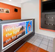 Motel 6-Santa Barbara CA - State Street hotel detail image 3