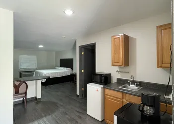 High Falls Inn and Suites hotel thumbnail 3