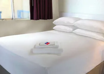 Americas Best Value Inn Arlington hotel thumbnail 6