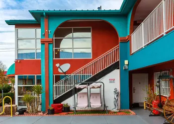 Sandia Peak Inn Old Town ABQ, a Howard Johnson by Wyndham hotel thumbnail 4