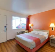 Motel 6 Phoenix East hotel detail image 7