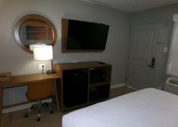 Clarion Pointe Ridgecrest near China Lake Naval Station hotel thumbnail 5