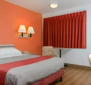 Super 8 by Wyndham Turlock hotel detail image 3