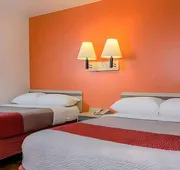 Super 8 by Wyndham Turlock hotel detail image 4