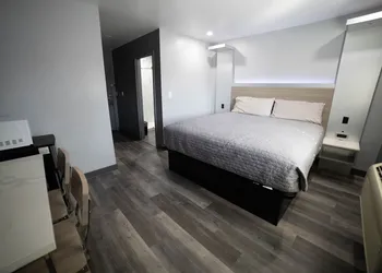 Palms Motel hotel thumbnail 2